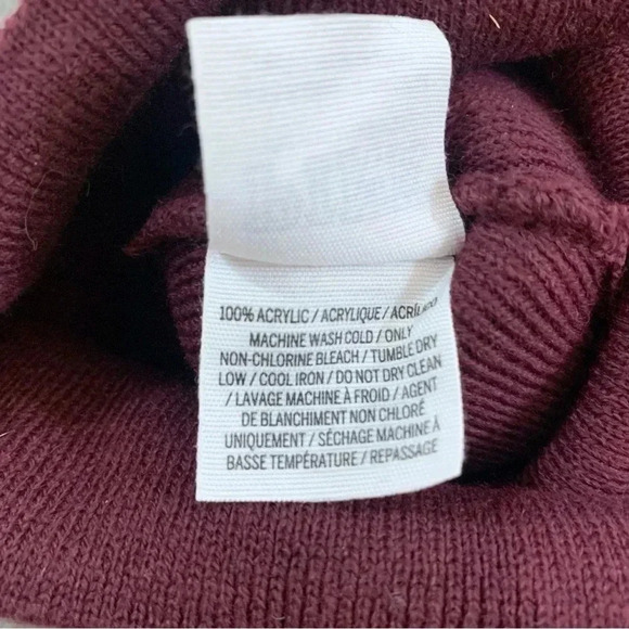 VS PINK Pom Pom Beanie - Picture 6 of 8